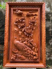 Tranh Gỗ Phong Thủy - Tranh Chim Công Hoa Mẫu Đơn Kích Thước Ngang 67cm, cao 108cm