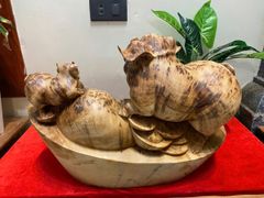 Tượng Linh Vật - Heo Xinh Gỗ Ngọc Am Thơm Nức Tượng Ngang 48cm, Cao 33cm, Sâu 27cm