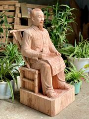 Tượng Danh Nhân - Tượng Gỗ Bác Hồ Ngồi Đọc Báo Cao 65cm