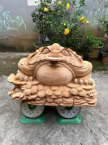 Tượng Cóc Thiềm Thừ Gỗ Ngọc Am- Kích Thước Ngang 96cm