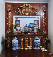 Vách Ngăn Phòng Thờ -  Gỗ Gõ Hương Đỏ, Hương Đá, Gõ Đỏ Tự Nhiên