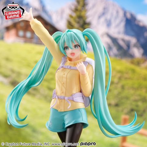 Hatsune Miku Mountain Climbing Holiday Memories | Bandai Spirits Figure