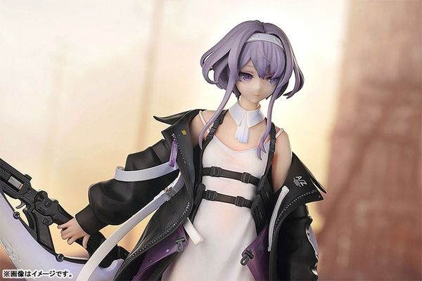 [E] 1/7 - A-Z | Myethos Figure