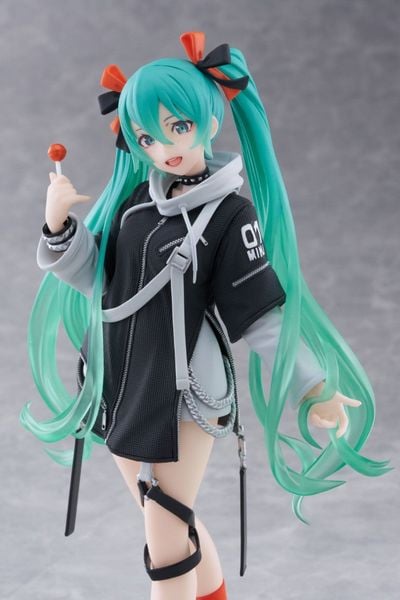 Hatsune Miku Fashion Figure Punk - Vocaloid | Taito Figure