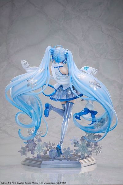 Snow Miku Sky Town 10th Anniversary Ver. 1/7 - VOCALOID Series | Design COCO Figure