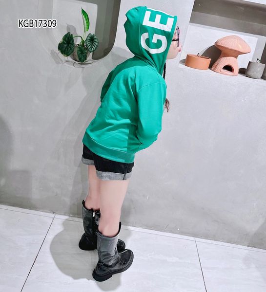 Áo khoát nón in chữ dễ thương cho bé gái KGB17309