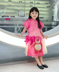 Áo dài cách tân gấu dâu kèm nơ dễ thương cho bé gái đi chơi BGB123727