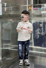 Áo thun cổ bẻ L.V thêu tay dễ thương cho bé trai ATB28826