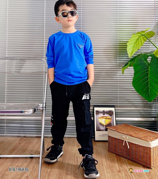 Áo thun dài tay phối túi cách điệu dễ thương cho bé trai ATB196835