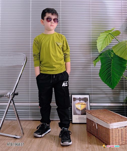 Áo thun dài tay phối túi cách điệu dễ thương cho bé trai ATB196835