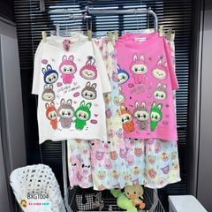 Bộ áo thun in Labubu quần SUÔNG HOẠ TIẾT dễ thương cho bé gái BXG1004