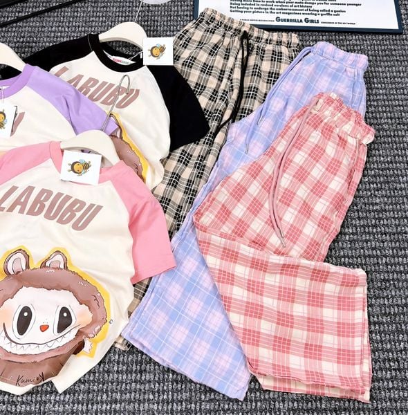 Bộ thun áo Raplang in Labubu quần suông caro dễ thương cho Mẹ & Bé Gái BXG1059