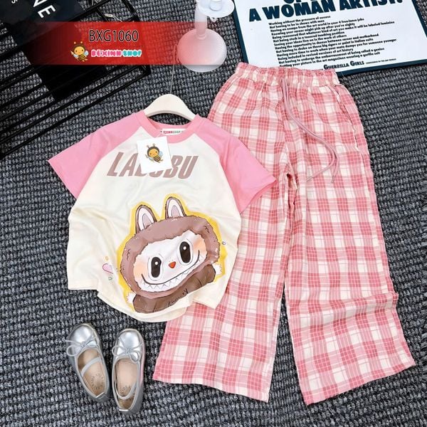 Bộ thun áo Raplang in Labubu quần suông caro dễ thương cho Mẹ & Bé Gái BXG1059