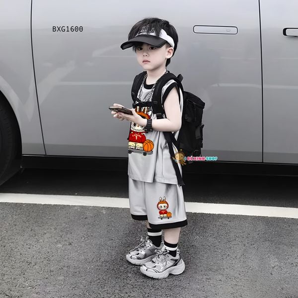 Bộ thun bóng áo sát nách Labubu dễ thương cho bé trai BXG1600