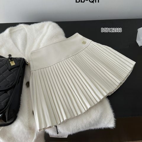 Chân váy xếp ly đính khuy  dễ thương cho bé gái BGB123933 (FORM NHỎ KHÁCH ĐẶT TRỪ HAO 1 SIZE)