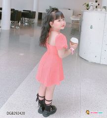 Đầm chéo dây tay phồng dễ thương cho bé gái DGB292420