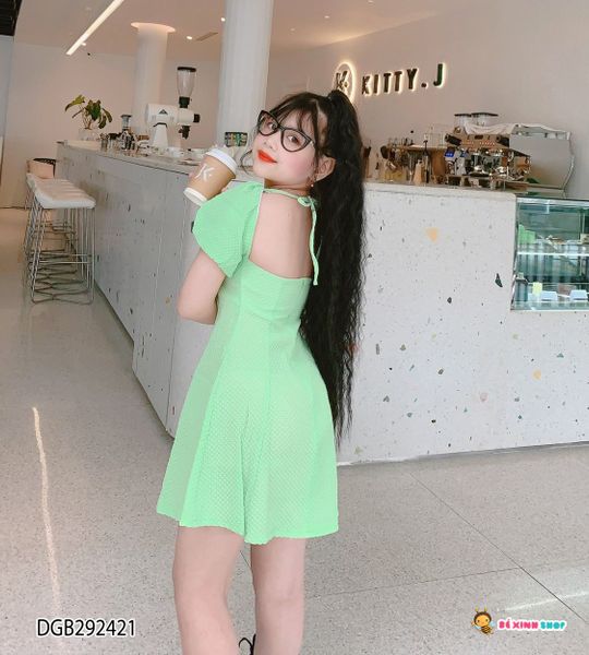 Đầm chéo dây tay phồng dễ thương cho bé gái DGB292420