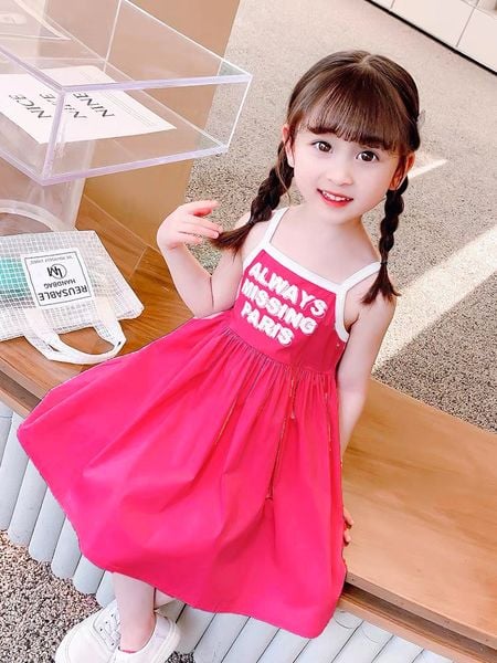 Đầm dây in chữ Paris dễ thương cho bé gái DGB292552