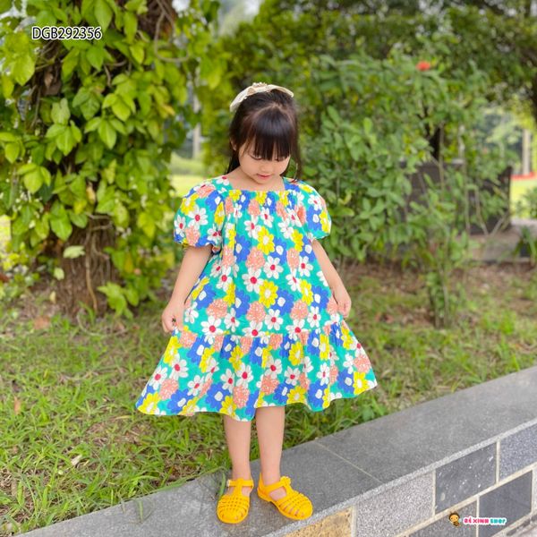 Đầm hoa chạy smook dễ thương cho bé gái DGB292356
