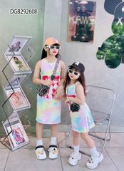 Đầm sát nách in gấu dâu dễ thương cho bé gái DGB292607