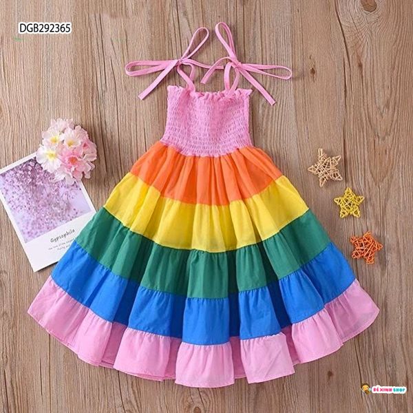 Đầm dây chạy smooking cầu vồng dễ thương cho bé gái DGB292364