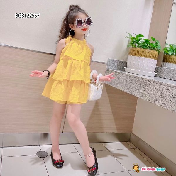 Set áo tầng cổ yếm quần sort dễ thương cho bé gái BGB122557