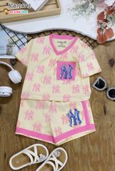 Bộ đùi cổ tim NY phối túi dễ thương cho bé gái BGB124041