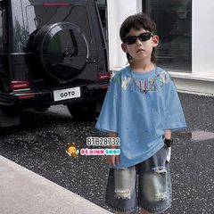 Set jean chữ hoạ tiết phun sơn phối quần jean wash rách cực ngầu cho bé trai BTB28730