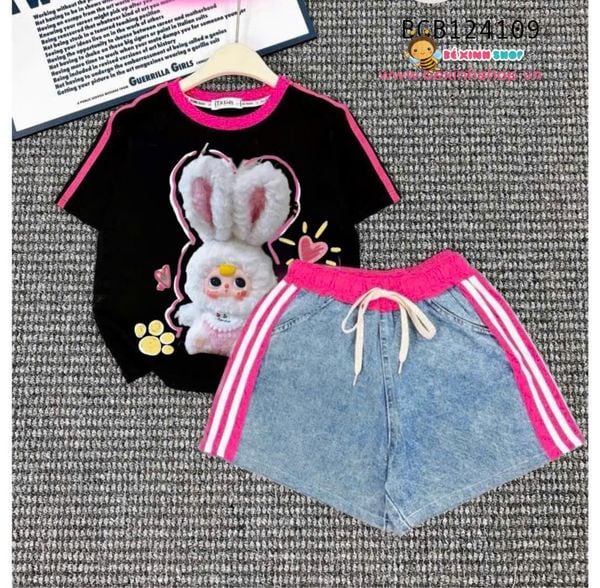 Set jean bé gái quần ĐÙI SỌC phối màu in Baby Three dễ thương cho bé gái BGB124109