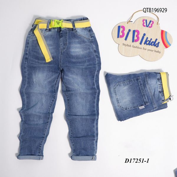 Quần jeans dài wash rách kèm phụ kiện dễ thương cho bé trai QTB196924