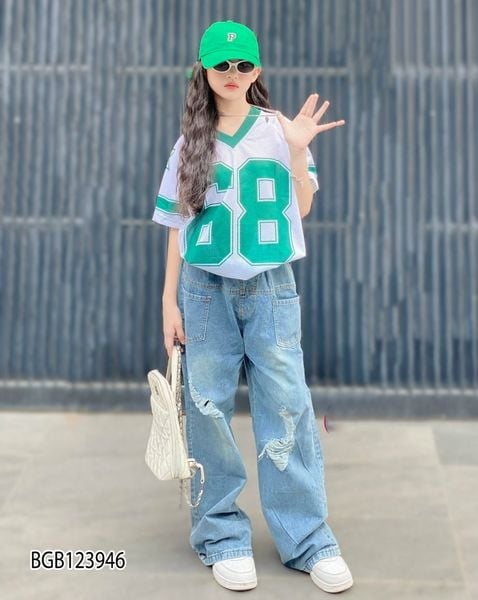 Quần jeans ống rộng wash rách dễ thương cho bé gái BGB123946