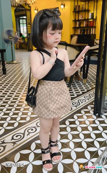 Set áo chéo dây chân váy Gucc dễ thương cho bé gái BGB122715