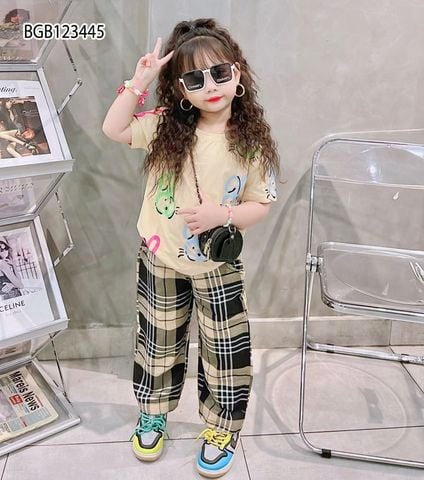 Set áo in gấu quần ống suông dễ thương cho bé gái BGB123443