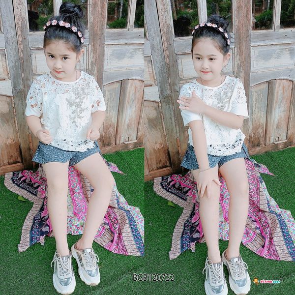 Set áo ren kết hoa quần sort váy dễ thương cho bé gái BGB120722