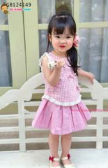 Set chân váy xếp ly phối áo caro đính nơ dễ thương cho bé gái BGB124149