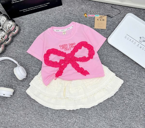 Set chân váy ren thun phối áo phông may đắp nơ  dễ thương cho bé gái BGB123989