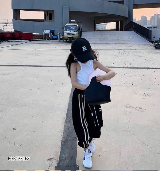 Set áo croptop sát nách quần thể thao siêu chất cho bé gái BGB123166