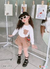 Set áo dài tay phối túi quần sort Gucc dễ thương cho bé gái BGB122974