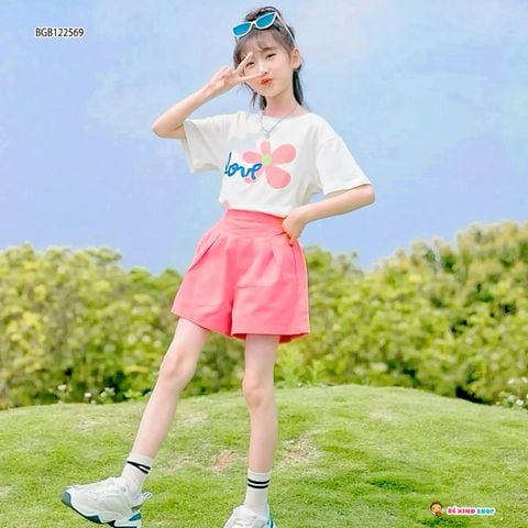 Set áo bông hoa LOVE quần kaki thun dễ thương cho bé gái BGB122569