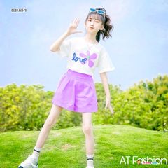 Set áo bông hoa LOVE quần kaki thun dễ thương cho bé gái BGB122569