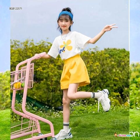 Set áo bông hoa LOVE quần kaki thun dễ thương cho bé gái BGB122569