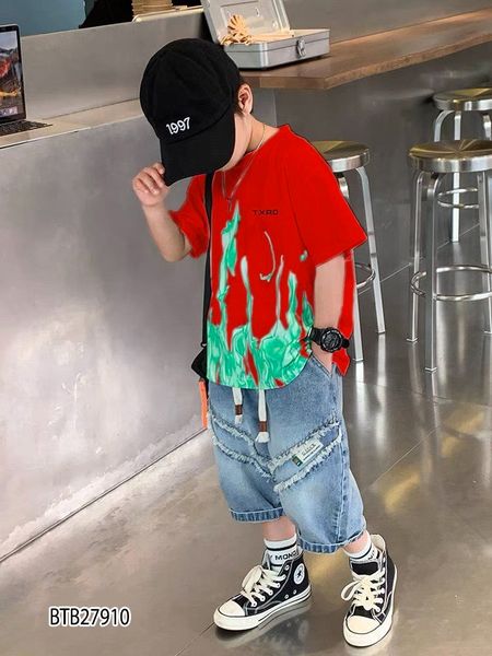 Set jeans phối màu hoa văn dễ thương cho bé trai BTB27910