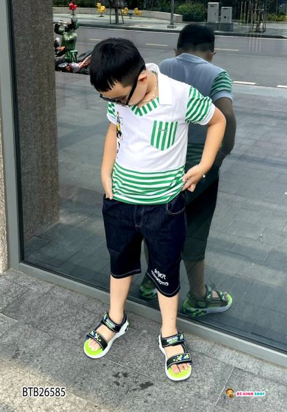 Set áo cổ trụ phối sọc KEEP UP quần jeans dễ thương cho bé trai BTB26585