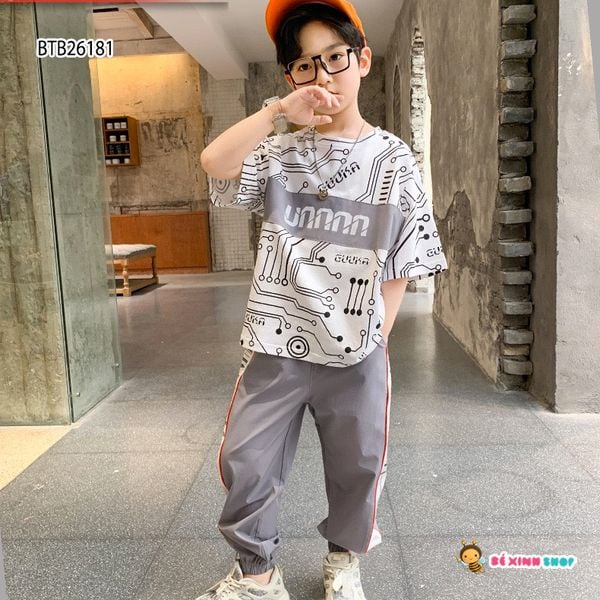 [XẢ KHO] Set áo hoa văn in chữ quần jogger thể thao dễ thương cho bé trai BTB26181