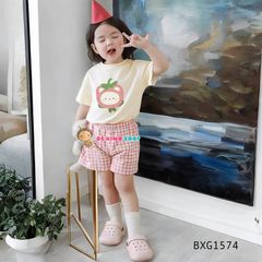 Set áo thun in hình quần caro dễ thương cho bé gái BXG1571