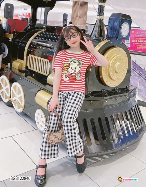 Set áo in bé gái quần caro ống rộng dễ thương cho bé gái BGB122838