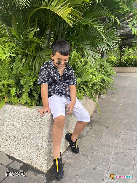 Set sơ mi hoa văn quần kaki dễ thương cho bé trai đi chơi BTB27230
