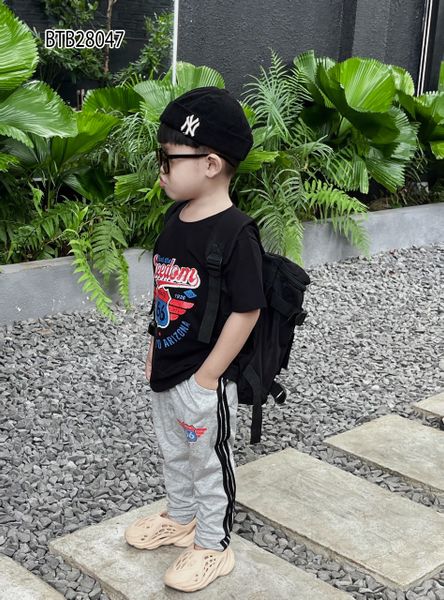 Bộ thể thao 66 quần dài dễ thương cho bé trai BTB28047