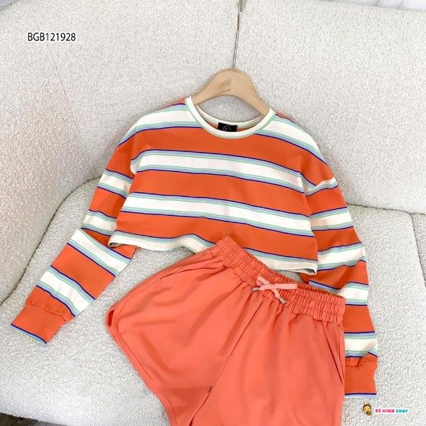 Set áo sọc dài tay quần sort dễ thương cho bé gái BGB121926