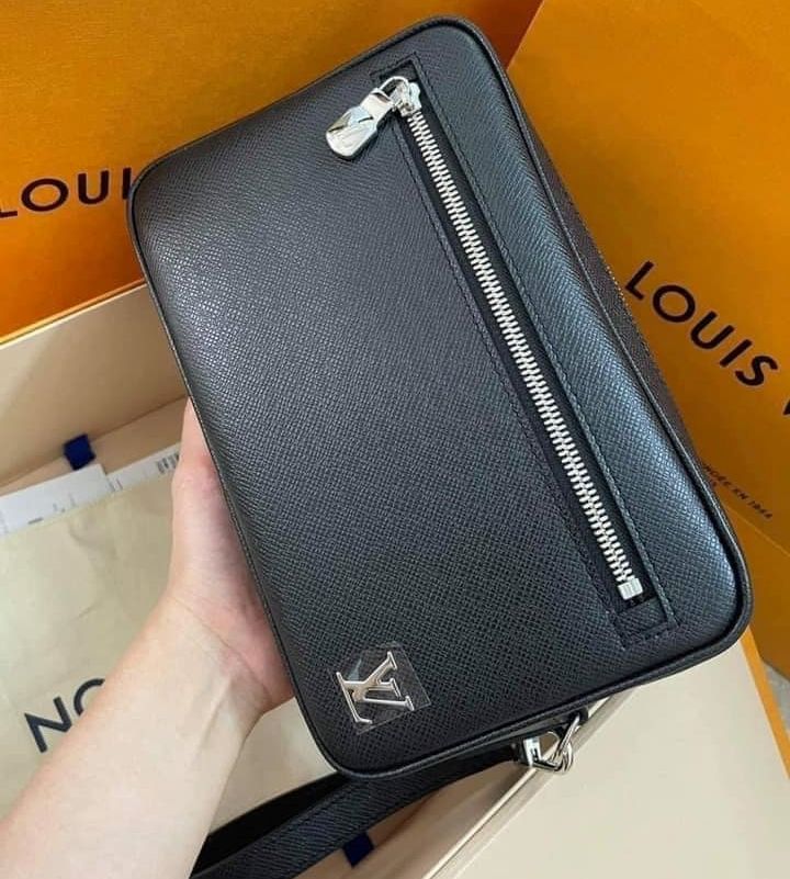 Louis Vuitton Pochette Kasai